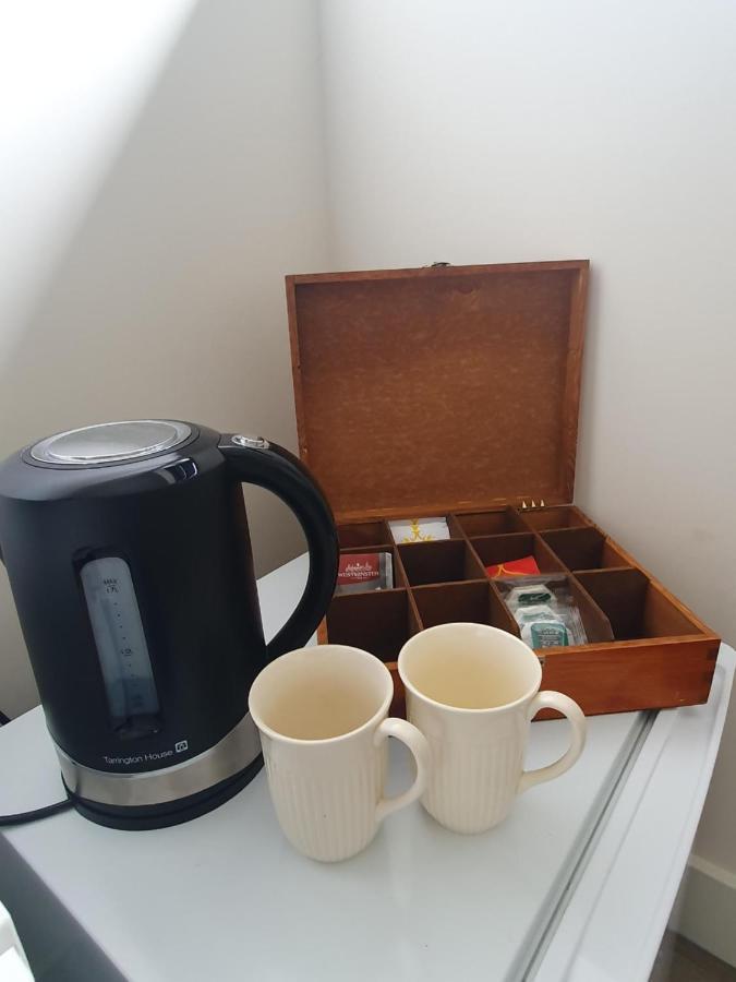 Een Klein Appartementje Zonder Keuken In Het Centrum Sleep At Hamtingh'S Hilvarenbeek Bagian luar foto
